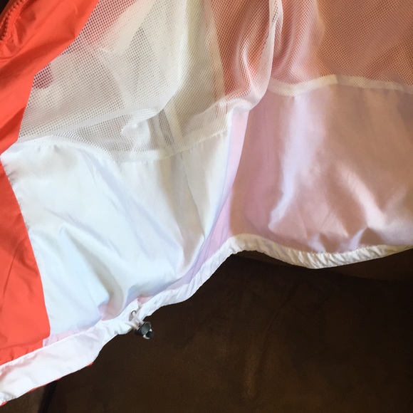 Columbia Omni-shield coral windbreaker like new - Picture 5 of 8